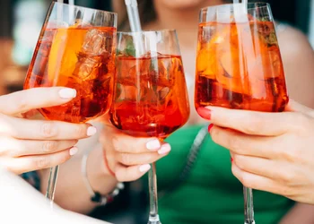 Alpakaglück & Cocktailgenuss in den Weinbergen